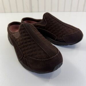 Easy Spirit Women's Dark Brown Traveltime Slip-On Clogs Mules Loafers Sz 8.5